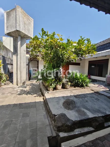 image RUMAH LAMA DEKAT MASJID NURUL ASRI DI KARANGGAYAM CATUR TUNGGAL DEPOK SLEMAN (1)