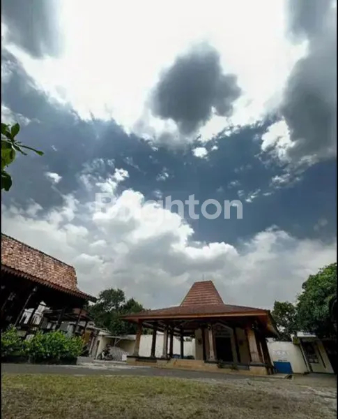 PENDOPO EYANG AGUNG SERUA INDAH