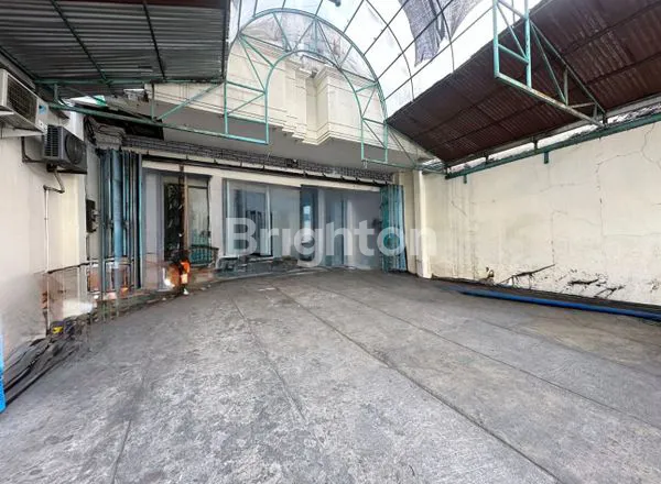 image RUANG USAHA SIAP PAKAI!! LOKASI STRATEGIS DAN COCOK UTK USAHA!! LEBAR DEPAN 12 METER!! ISTIMEWA (2)