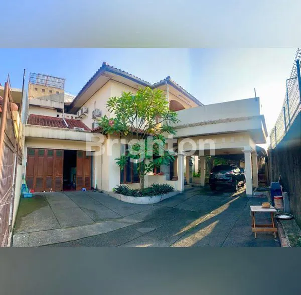 image RUMAH MEWAH BAGUS SIAP HUNI KAMPUNG RAMBUTAN JAKARTA TIMUR (4)