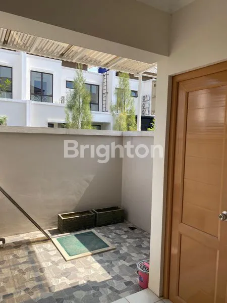 image RUMAH CANTIK 2 LANTAI, HADAP TIMUR, DI PERUMAHAN ELITE PODOMORO, BUAH BATU, BANDUNG. COCOK SEBAGAI RUMAH TINGAL MAUPUN INVESTASI (5)