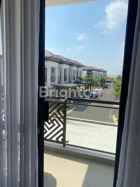 image RUMAH CANTIK 2 LANTAI, HADAP TIMUR, DI PERUMAHAN ELITE PODOMORO, BUAH BATU, BANDUNG. COCOK SEBAGAI RUMAH TINGAL MAUPUN INVESTASI (6)