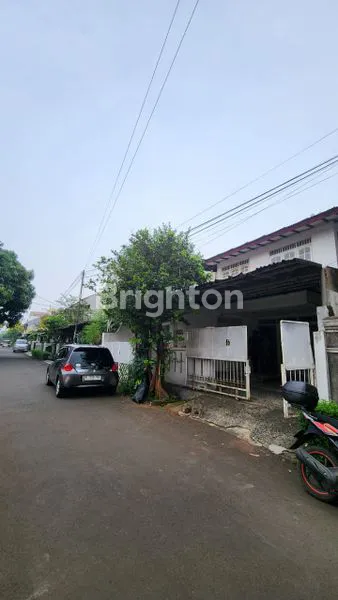 image RUMAH 2 LANTAI DI BINTARO SEKTOR 2 TANGERANG SELATAN  (1)