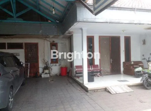 image RUMAH DI DEKAT BINUS ANGGREK HARGA DIBAWAH PASARAN STRATEGIS COCOK UNTUK USAHA KOSAN (1)
