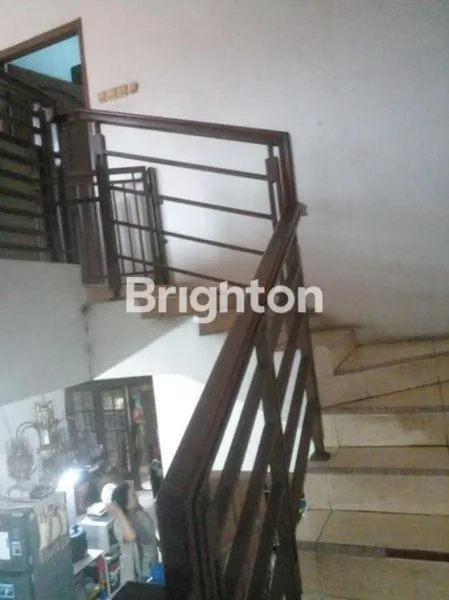 image RUMAH DI DEKAT BINUS ANGGREK HARGA DIBAWAH PASARAN STRATEGIS COCOK UNTUK USAHA KOSAN (6)