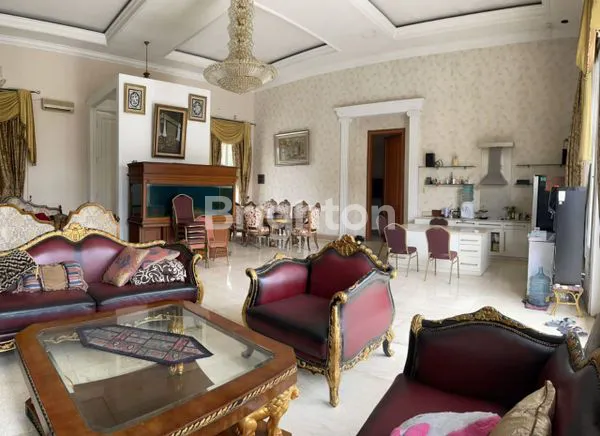 image RUMAH MEWAH KAWASAN BINTARO SEKTOR 3 STRATEGIS COCOK UNTUK HUNIAN (2)