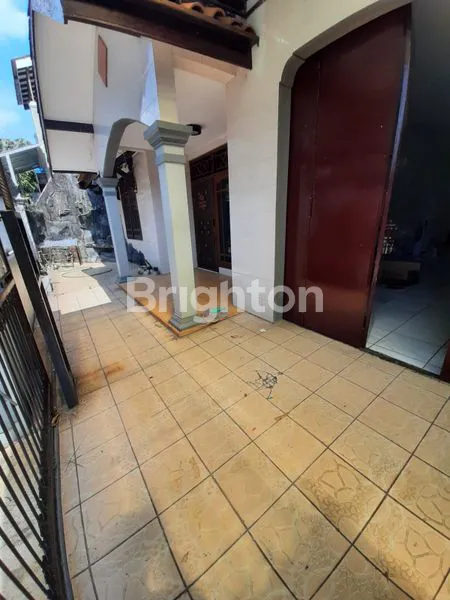 image RUMAH 1,5 LANTAI SIAP HUNI FAJAR INDAH SOLO DEKAT PINTU TOL (2)