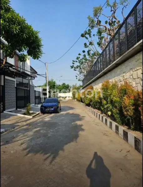 image RUMAH GRESS SCANDINAVIAN HOOK DEKAT RAYA KENJERAN (3)