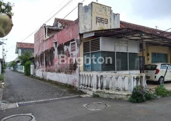 TANAH HOOK, BONUS BANGUNAN, MANTRIJERON MALIOBORO