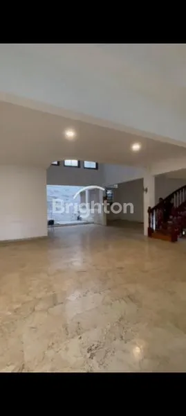 image TURUN HARGA!!!!\N\N\N RUMAH MEWAH  2 LANTAI , TAMAN RATU DEKAT TANJUNG DUREN , TIDAK BANJIR , LOKASI SANGAT STRATEGIS , BISA UNTUK USAHA/KANTOR (6)