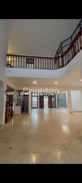 image TURUN HARGA!!!!\N\N\N RUMAH MEWAH  2 LANTAI , TAMAN RATU DEKAT TANJUNG DUREN , TIDAK BANJIR , LOKASI SANGAT STRATEGIS , BISA UNTUK USAHA/KANTOR (1)