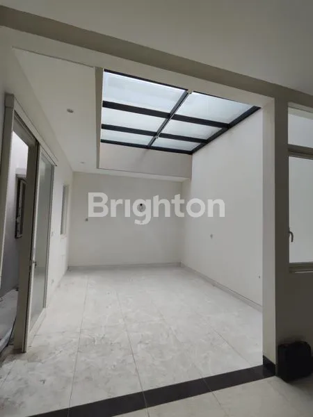 image RUMAH GRAND PAKUWON 2 LANTAI SURABAYA BARAT (4)