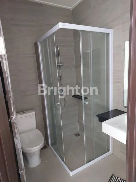 image RUMAH PIK2 4,5X10, 3LANTAI (8)