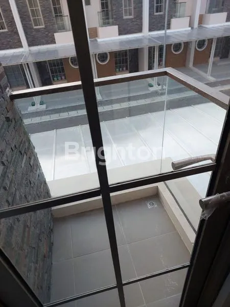 image RUMAH PIK2 4,5X10, 3LANTAI (6)