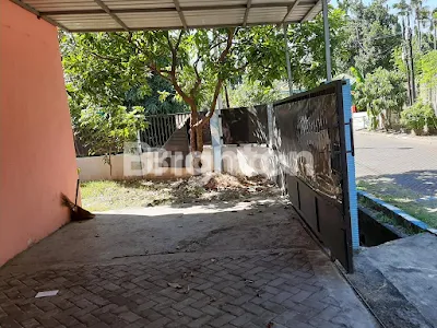 image RUMAH POJOK UNTUK USAHA DAN TEMPAT TINGGAL (2)