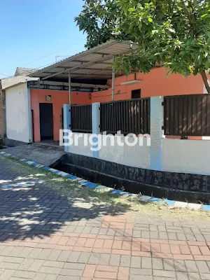 image RUMAH POJOK UNTUK USAHA DAN TEMPAT TINGGAL (5)