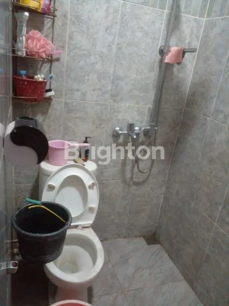 image RUMAH DI PINGGIR JALAN SASAK KEBON JERUK STRATEGIS COCOK UNTUK HUNIAN JAKARTA BARAT (4)