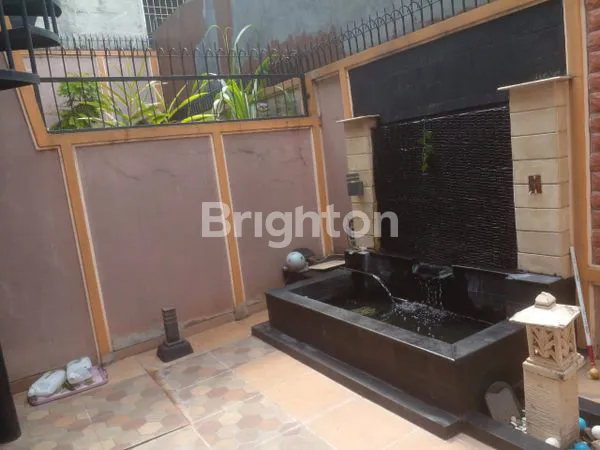 image RUMAH DI PINGGIR JALAN SASAK KEBON JERUK STRATEGIS COCOK UNTUK HUNIAN JAKARTA BARAT (6)