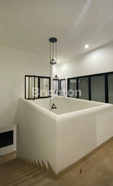 image RUMAH MEWAH 2 LANTAI (4)