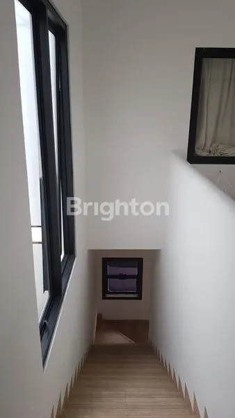 image RUMAH MEWAH 2 LANTAI (7)