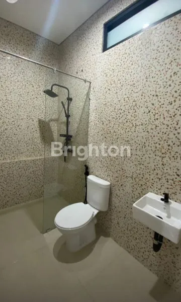 image RUMAH MEWAH 2 LANTAI (5)