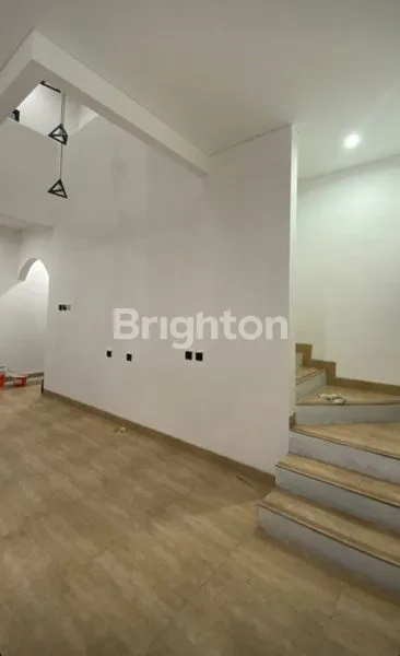 image RUMAH MEWAH 2 LANTAI (6)