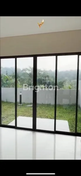 image HUNIAN DENGAN SUASANA VILLA DAN PEMANDANGAN SUNGAI DI CIMANGGIS  (7)