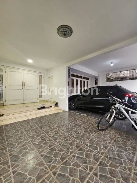 image RUMAH MEWAH DI TANJUNG BARAT INDAH DEKAT PINTU TOLL LENTENG AGUNG (2)