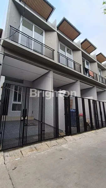 image RUMAH MODERN SIAP HUNI DI DURI KEPA, JAKARTA BARAT (1)
