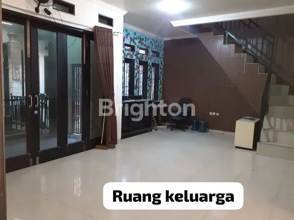 image RUMAH FULL FURNISHED JL BINTARA 6  BEKASI BARAT (3)
