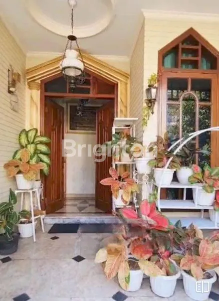 image RUMAH CLASSIC 2 LANTAI CITRALAND UTAMA LOKASI DEPAN TAMAN DAN DOUBLE ROW WAY DALAM CLUSTER  (2)