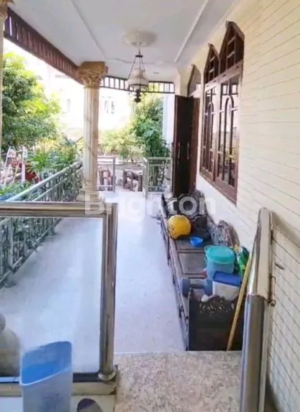 image RUMAH CLASSIC 2 LANTAI CITRALAND UTAMA LOKASI DEPAN TAMAN DAN DOUBLE ROW WAY DALAM CLUSTER  (3)