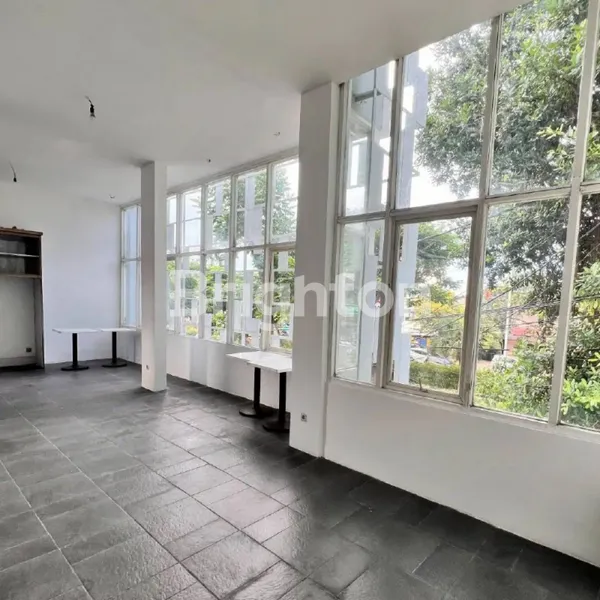 image RUKO 3 LANTAI STRATEGIS NOL JALAN RAYA MERR, MURAH HITUNG TANAH, COCOK UNTUK USAHA (5)