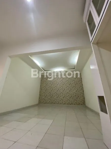 image RUMAH KOTA WISATA CIBUBUR KONDISI 2 LANTAI LUAS DAN TERAWAT JUAL CEPAT (4)