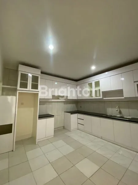 image RUMAH KOTA WISATA CIBUBUR KONDISI 2 LANTAI LUAS DAN TERAWAT JUAL CEPAT (3)