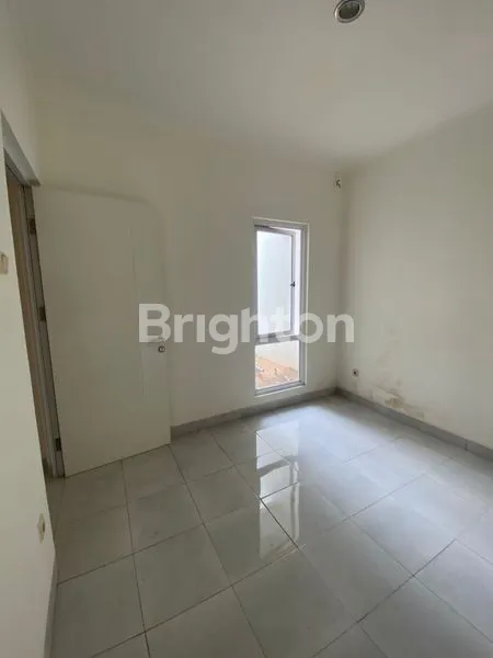 image RUMAH KOTA WISATA CIBUBUR KONDISI 2 LANTAI LUAS DAN TERAWAT JUAL CEPAT (6)