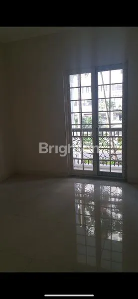 image WATERPLACE TOWER E LANTAI LG NON FURNISH (3)