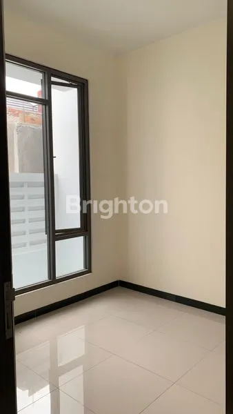 image DISEWAKAN RUMAH BARU MINIMALIS DI TKI V (7)