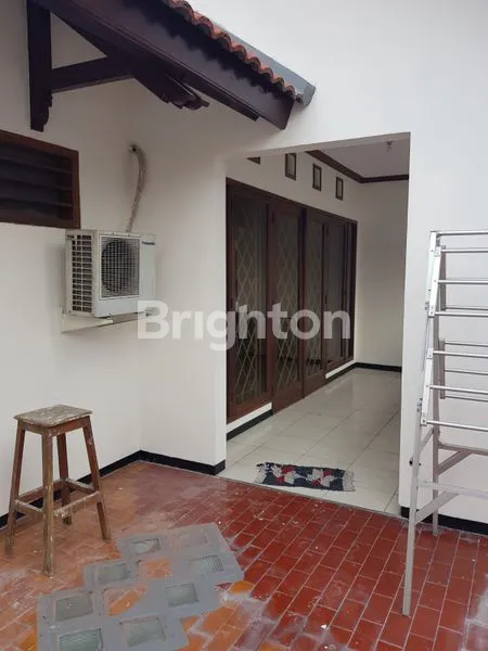 image RUMAH LUAS ASRI TERAWAT SIAP HUNI DEKAT KAMPUS UPN (5)