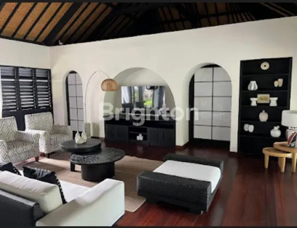 image VILLA MEWAH DI CANGGU (7)