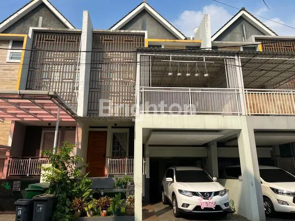 image RUMAH TOWNHOUSE 3LT DI CIRENDEU DEKAT LEBAK BULUS JAKARTA SELATAN (1)