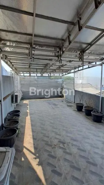 image RUMAH 4 LANTAI SIAP HUNI PADEMANGAN (8)