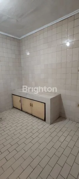 image TURUN HARGA. RUMAH DARMO HARAPAN SURABAYA KOTA JAWA TIMUR. DEKAT PUNCAK PERMAI, MAYJEN SUNGKONO, SATELIT KUPANG JAYA. BAGUS TERAWAT (3)