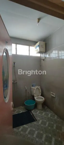 image RUMAH BAGUS STRATEGIS DARMO HARAPAN SURABAYA BARAT JAWA TIMUR. DEKAT PASAR MODERN, HOKKY, SUPERMARKET, SWIMMING FITNESS, CBD SURABAYA. MURAH TURUN HARGA (2)