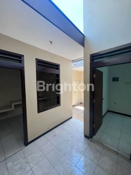 image KOMERSIL AREA. RUKO 2 JEJER BARU GRESS JALAN KRUKAH UTARA (RAYA NGAG JAYA SELATAN) SURABAYA JAWA TIMUR. AREA PUSAT KOTA SURABAYA AKSES MUDAH KEMANAPUN. COCOK UNTUK KANTOR PENGACARA DAN USAHA LAINNYA (3)