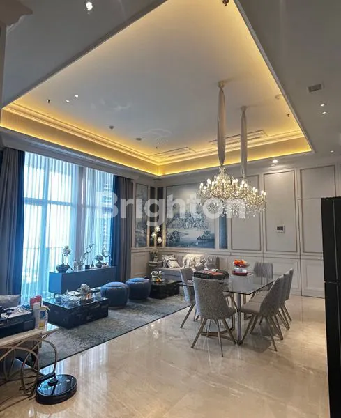 APARTEMENFULL FURNISH  ELITE DI SURABAYA, TERLETAK DI ATAS MALL TUNJUNGAN PLAZA