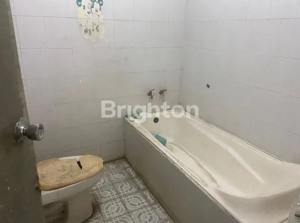 image RUMAH KELUARGA 155M² DI PULO ASEM, 4KT, CARPORT 2 MOBIL (6)