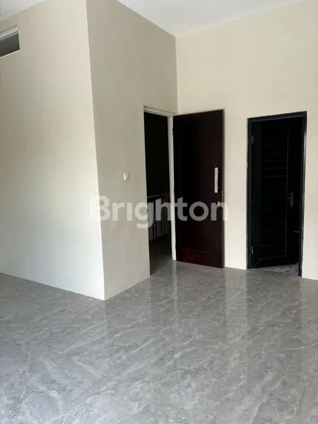 image RUMAH RUNGKUT LOR (2)