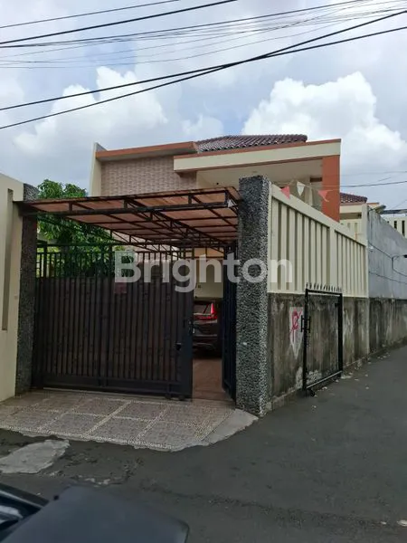 RUMAH BESAR, BAGUS OTISTA KAMPUNG MELAYU
