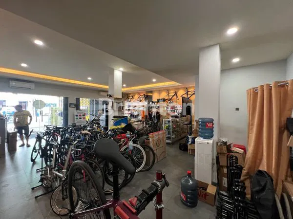 RUKO GANDENG TANJUNG DUREN 11/2 LANTAI DEKAT PASAR KOPRO , DI JALAAN RAYA UTAMA TANJUNG DUREN RAYA